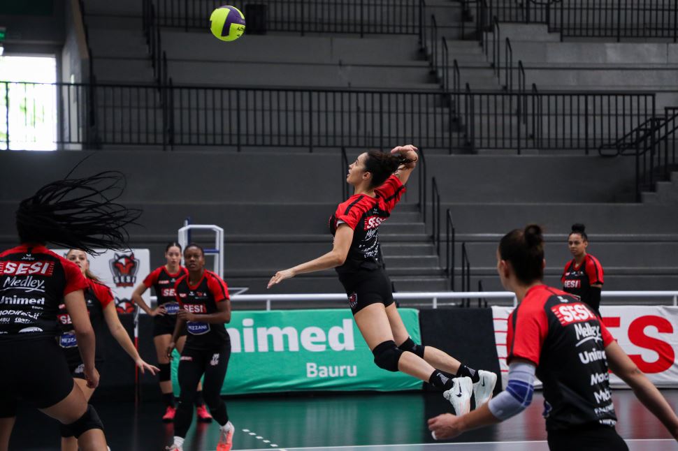 SESI Vôlei Bauru enfrenta Cora São Caetano no primeiro jogo em casa da temporada