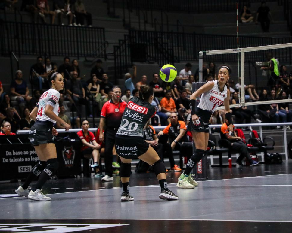 SESI Vôlei Bauru duela com Paulistano Barueri  no Ginásio Jairão em Assis