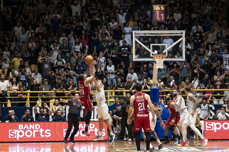 SESI Franca Basquete vence em Mogi, empata a série e leva decisão do Paulista de volta ao Pedrocão