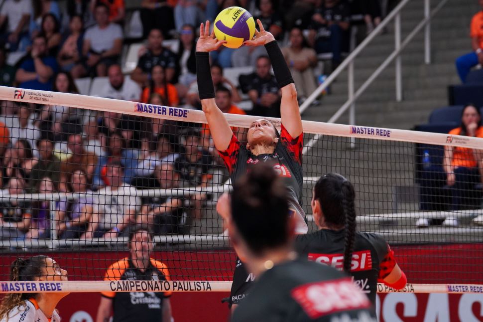 SESI Vôlei Bauru cai para Osasco São Cristóvão Saúde no tie-break em Jogo 1 da final