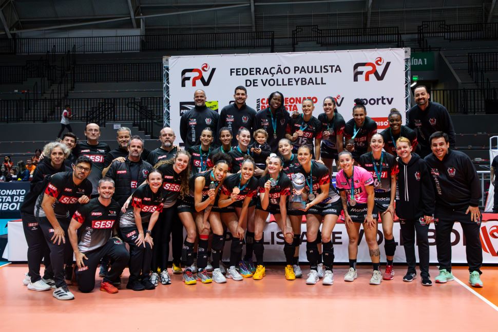 SESI Vôlei Bauru é vice-campeão após derrota no golden set
