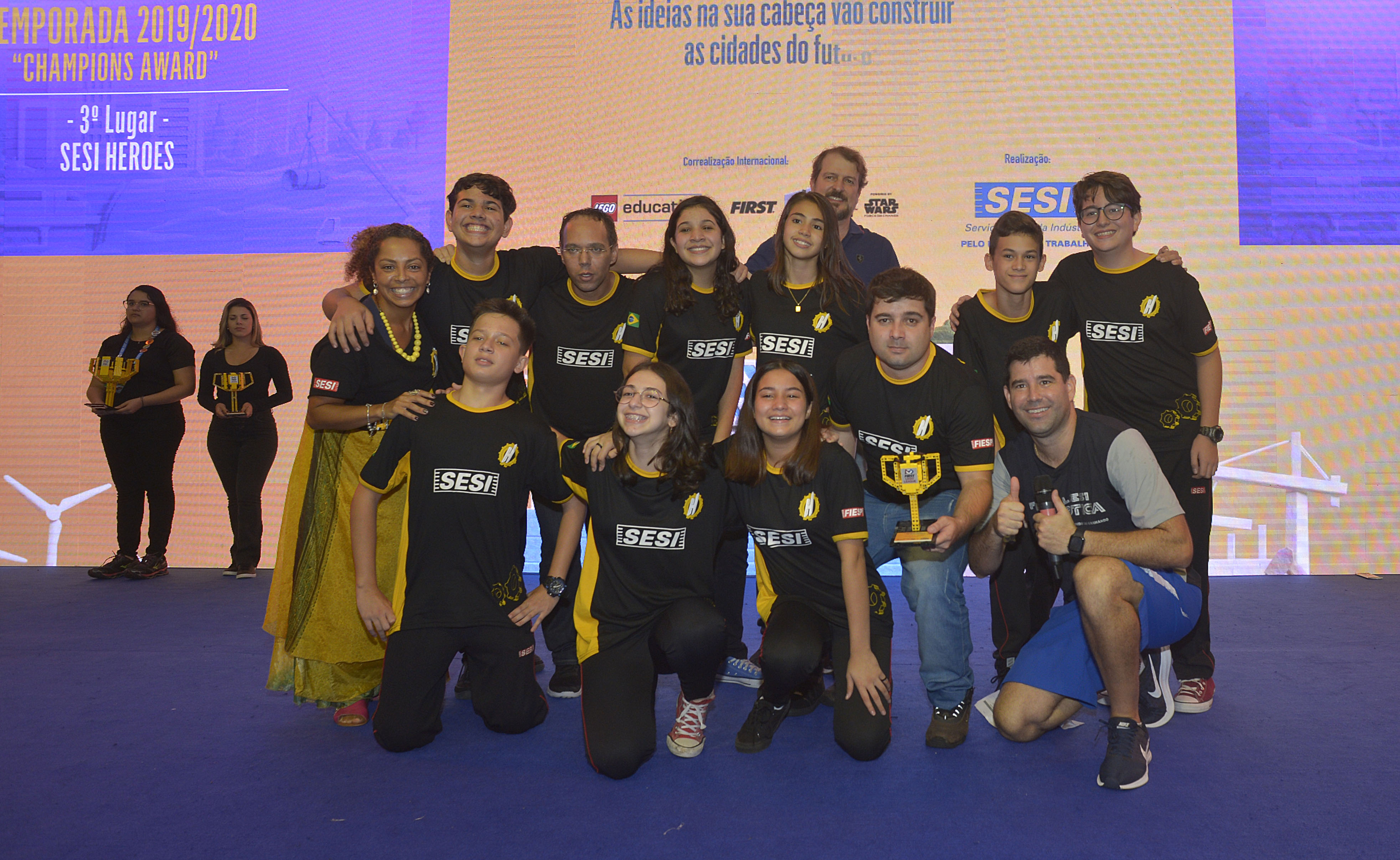 Equipe Heroes, da escola SESI de Jundiaí (unidade Jardim Tarumã)