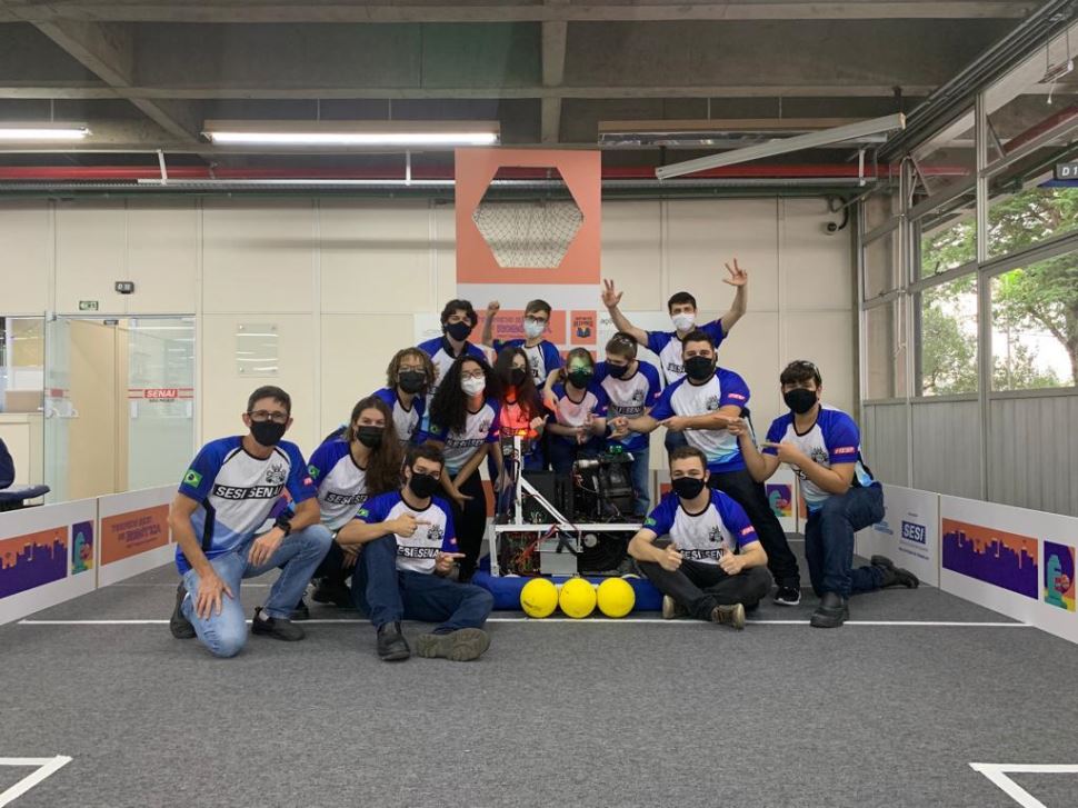 Alunos do SESI e SENAI de Jundiaí vencem primeira edição de competição internacional de robôs