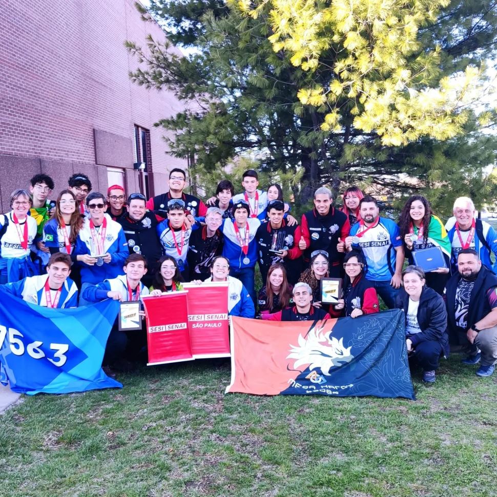Alunos do Sesi e Senai de Indaiatuba e Jundiaí vencem prêmios de engenharia e liderança nos EUA 