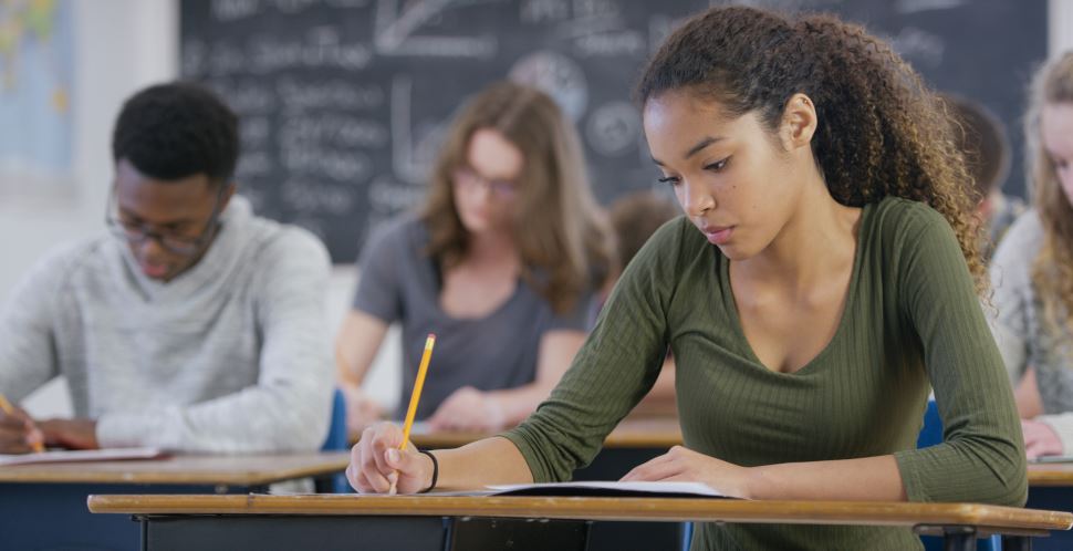 Especialistas da Rede Escolar SESI-SP analisam o 1º dia de prova 