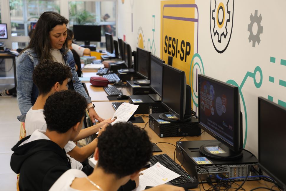 SESI-SP desenvolve plataforma educacional de IA para personalizar ensino e melhorar aprendizagem