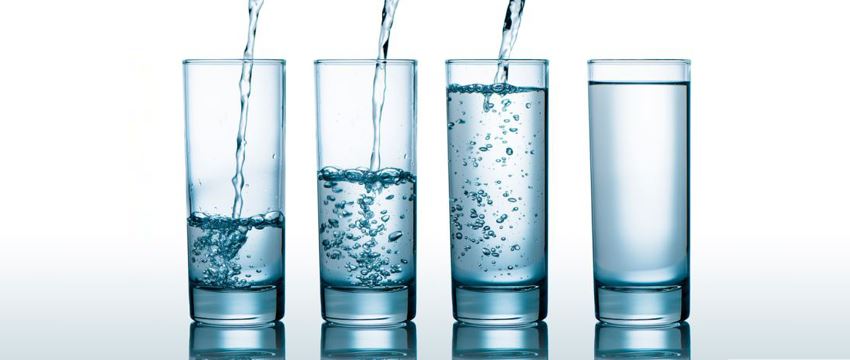 O copo está meio vazio...de água