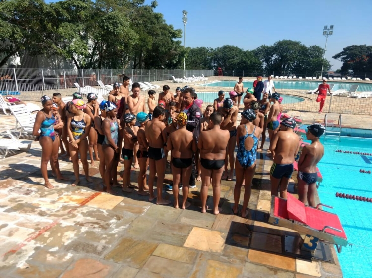 tenis - braços abertos