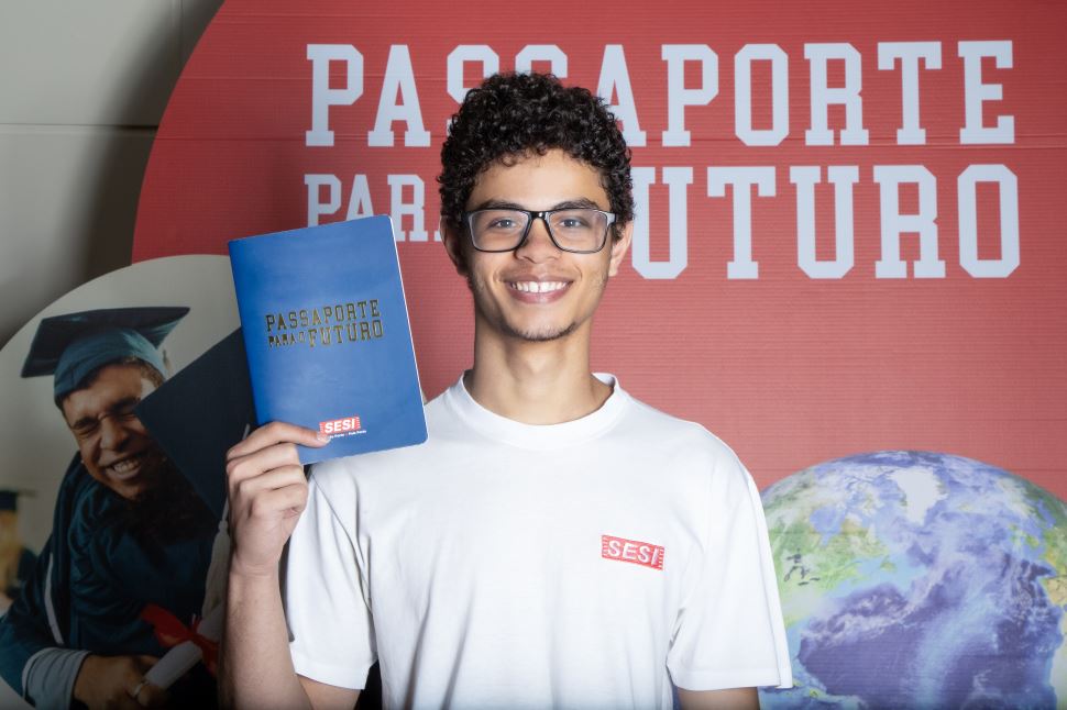 Alunos da rede Sesi-SP são aprovados nas melhores universidades do mundo e contam com bolsa integral com o Programa Passaporte para o Futuro da instituição 