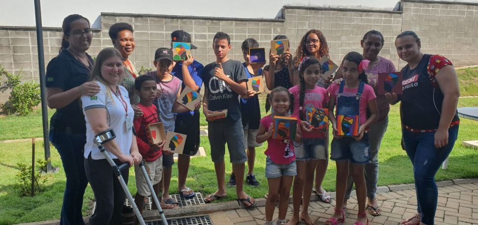 CLUBINHO SESI CONTOU A HISTÓRIA E SIMBOLISMO DO TURBANTE NA CULTURA AFRICANA