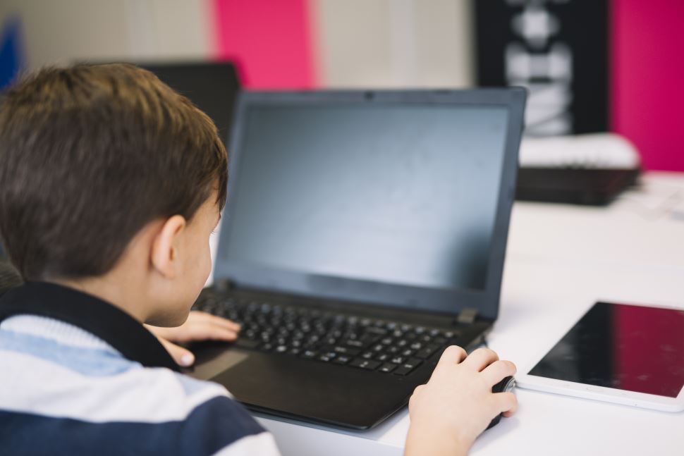 Estação SESI de Cultura de Cosmópolis divulga regulamento para uso responsável dos computadores