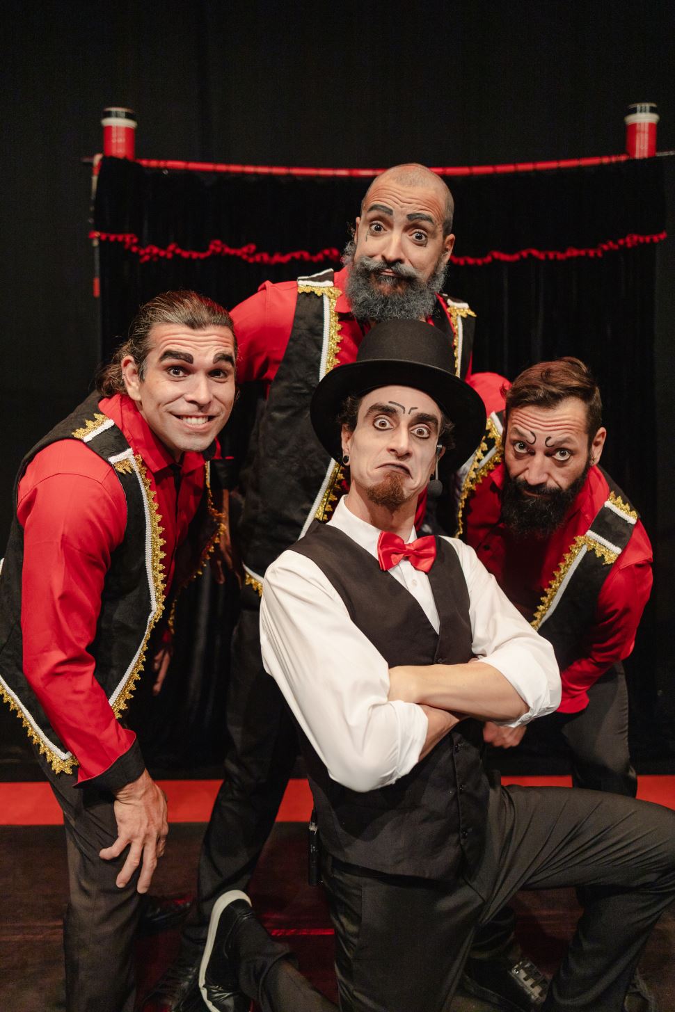 Cabaré Mundo Circus na ESC Santa Rita