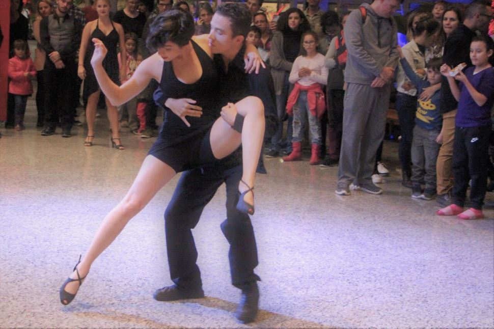 SESI Guarulhos recebe o Grupo Divinadança com coreografica baseada  na obra de Álvaro de Campos ( Fernando Pessoa)