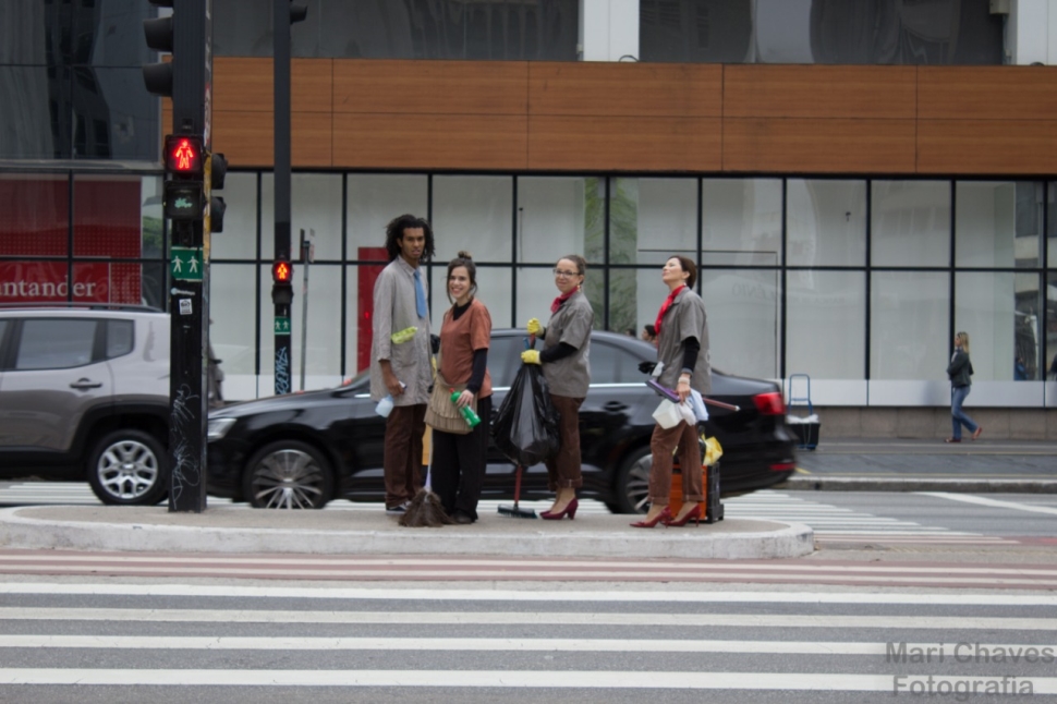 Núcleo de Artes Cênicas de Leopoldina realiza performance na Av. Paulista