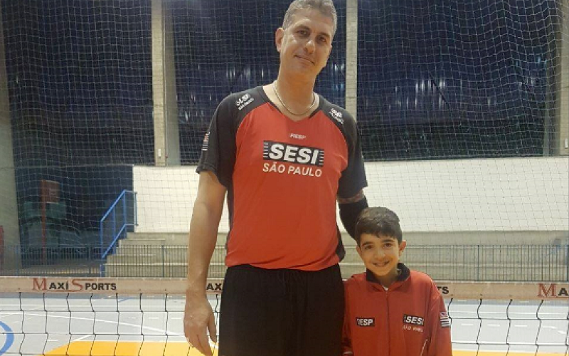 Estudante do SESI-SP Treina com Equipe de Voleibol Sentado