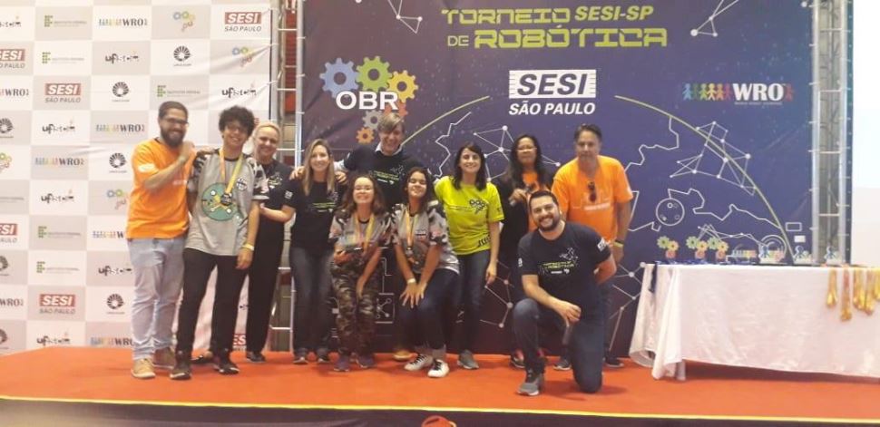 ALUNOS DA ESCOLA SESI SUZANO CONQUISTAM 3 PRÊMIOS EM ETAPA REGIONAL DE ROBÓTICA
