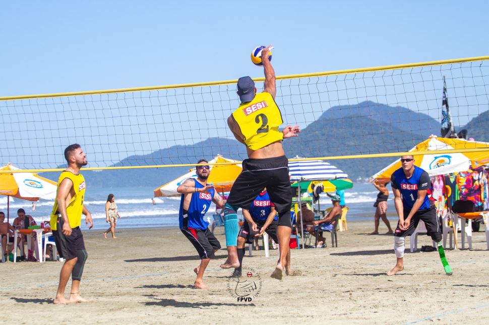 Equipes do Paravôlei de Praia do Sesi-SP conquistam medalhas no circuito paulista
