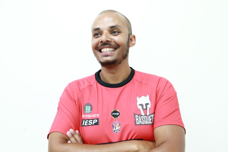 Fábio Appolinário, técnico Sesi Araraquara Basquete