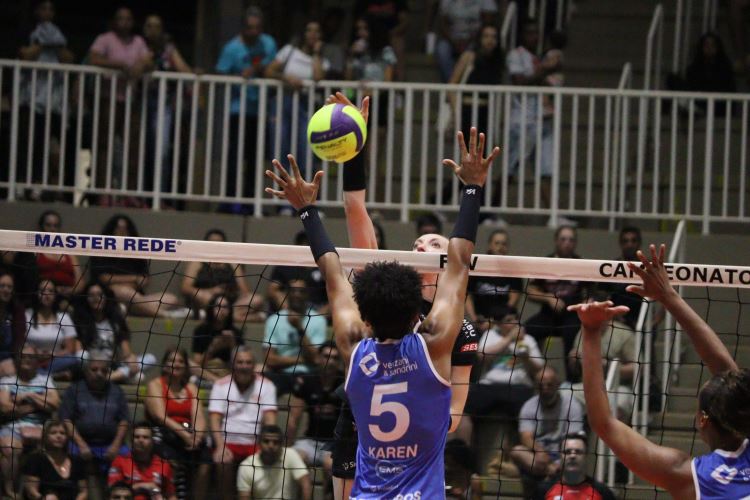 SESI - Bauru - Sesi Vôlei Bauru é superado no tie break pelo