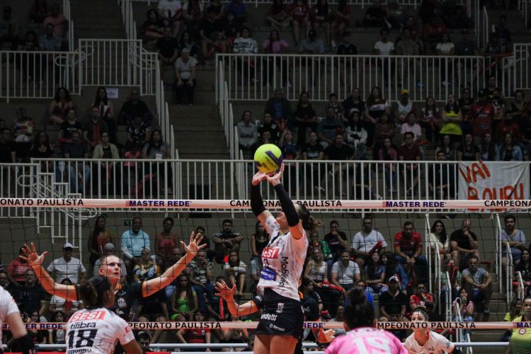 Sesi Vôlei Bauru é vice-campeão do Paulista 2024 após derrota em casa