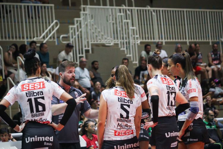 Sesi Vôlei Bauru recebe Fluminense pelo Jogo 1 das quartas de final da Superliga