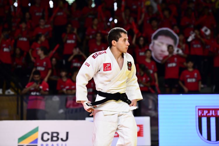 Michel Augusto sobe para Top 3 do ranking mundial na categoria até 60kg