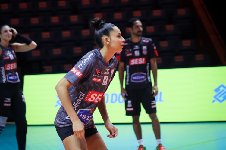 Sesi Vôlei Bauru renova com Thays para temporada 2025/26