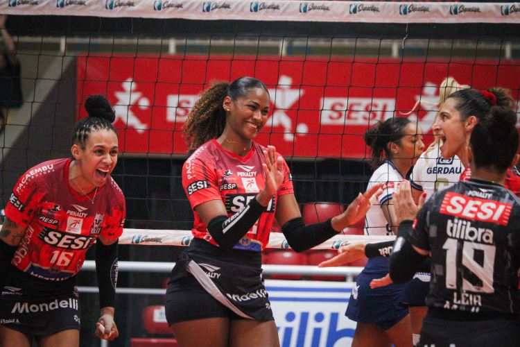 Segunda melhor bloqueadora da Superliga, Mayany renova com Sesi Vôlei Bauru