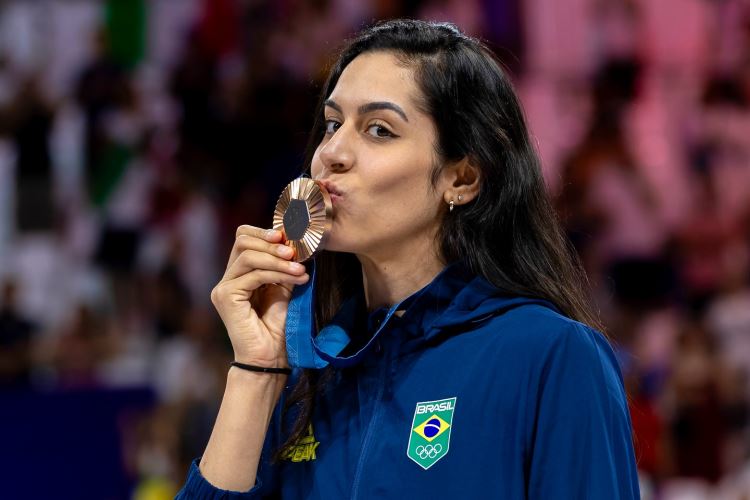Sesi Vôlei Bauru anuncia Diana Duarte, medalhista olímpica em Paris 2024