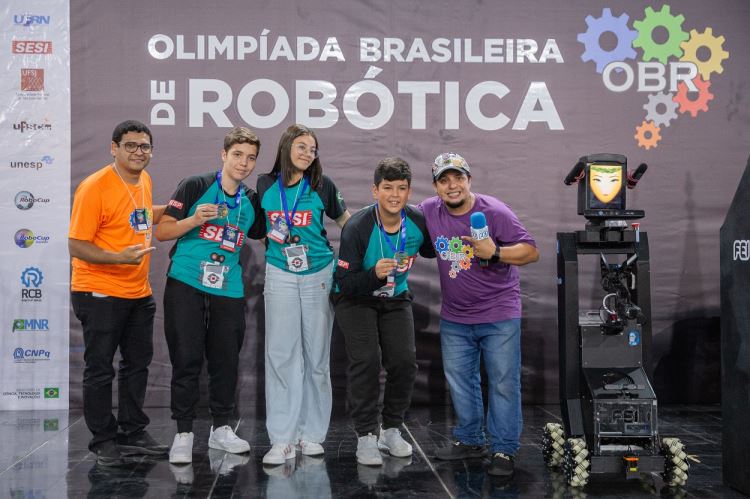 3º lugar (Ensino Fundamental) - Sesi Ourinhos, equipe Robotics School Bits