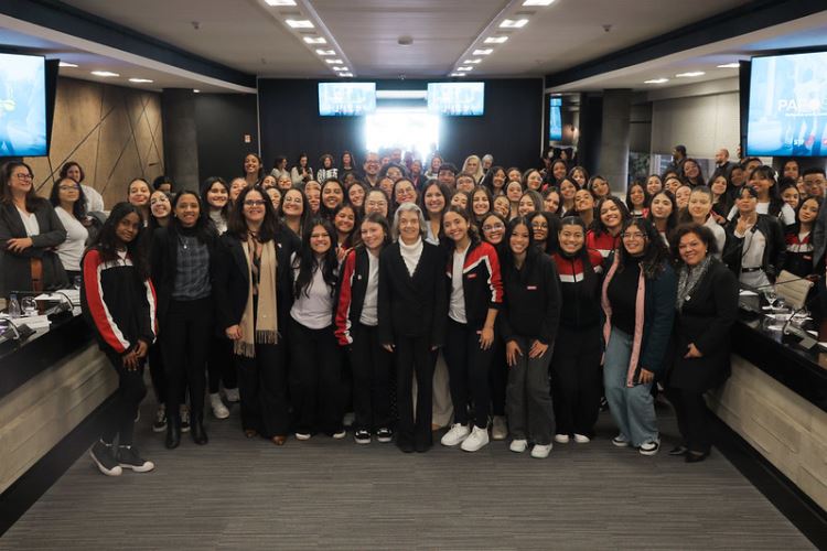 Mulheres ainda são marginalizadas no trabalho, diz a ministra Cármen Lúcia, do STF 