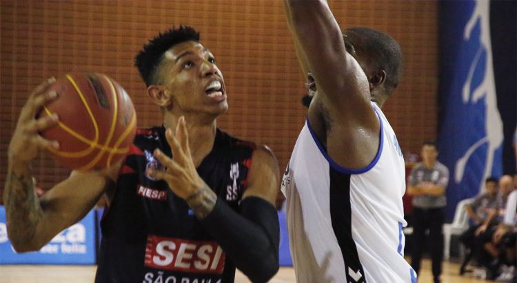 Sesi Franca Basquete perde do Pinheiros, mas continua líder do NBB