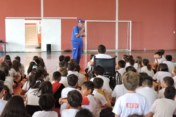 O objetivo da ação é fazer com que as crianças sejam um agente multiplicador dessa mensagem do consumo consciente