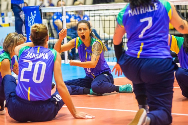 Seleção Brasileira feminina de vôlei sentado enfrenta os EUA na